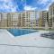 Stunning 1BR APT in Rukan with Gym and Pool - Dubaj