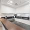 Elegant 1-BDR Retreat with Stunning Views -Noura Tower 37
