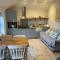Little Dolly sea view 2 bedroom apartment, St Ives town, dog friendly