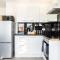 Central Swindon Comfort - 2 bed apart, high speed wifi, parking