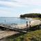 Kookaburra Krib Walk 2 Little Beach and Shoal Bay