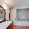 Franconia Escape on Half Acre with Fire Pit and Deck! - 法兰克尼亚