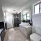 Private second-floor suite near Knox Westfield!