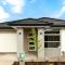 Minta Estate 4bedrooms Berwick home no sharing