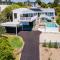 Mt Martha Coastal Retreat - Heated Pool Spa & Views