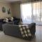 5 bd 2 bath stylish retreat close to beach and wineries in Christie Downs