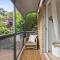 Bright Coastal Townhouse with BBQ & Courtyard