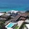 Spectacular Ocean Front home With Pool