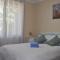5 bd 2 bath stylish retreat close to beach and wineries in Christie Downs