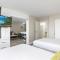 Aloha Vibes with Ocean Views, Near Beach & Parking!