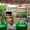 Raglan West Retro Beach Vibe Accommodation