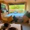The Pinewood Cabin With Firepit & BBQ - 灵伍德