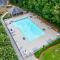Pool and Patio, 8 minutes from Mall of Georgia! - بوفورد