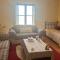 Onar Mani Suites - Neon Oitilon