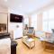 Victorian 2BR Apartment, King Beds, Fast WiFi, Near Shops, Cafes & Transport, E17 - Londres