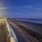 Driftmark Beachfront location Aberavon Beach Sea Views Large Driveway parking private site fibre optic wi fi - Port Talbot