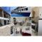 Apê pavimento superior com 2 quartos (ambos com ar), internet Privativa, próximo a praia de Taperapuã, Residencial Maria Vitoria condomínio com piscina e área gourmet - Porto Seguro