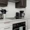 2BR 2BA Suite with Sofa Bed by Financial District - Toronto