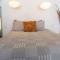 Modern lofty studio in Midtown / Charming Old SW