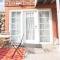 Modern lofty studio in Midtown / Charming Old SW