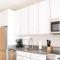 Flexhome East Side Studio R5 - Brady Fiserv Balcony - 密尔沃基