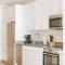 Flexhome East Side Studio R5 - Brady Fiserv Balcony - 密尔沃基