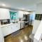 21 COMFORTABLE AND LUXURIOUS - Plainville