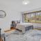 40 Spacious Sleek Cozy - 米德尔敦