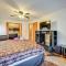 Fire Pit and Gas Grill Charming Poconos Abode! - 布什基尔