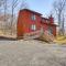 Fire Pit and Gas Grill Charming Poconos Abode! - 布什基尔