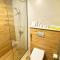 Serene Al Raha 2BR Poolside Comfort and Gym Access - Abú Zabí