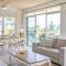 The Helm 2 Stunning waterfront unit with Air Conditioning