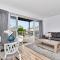 Saltwood Retreat at Caves Beach Villas