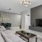 Ultra-Modern & Spacious 2BR Apartment with Balcony - 布加勒斯特
