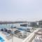 Pool and Sea Views 4BR and Maids Room Villa with Private Pool, Kid's Pool and BBQ Facility, Sharm - Al Dana Villa, Al Dana Island by Deluxe Holiday Homes - 富查伊拉