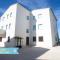 RS316 - Marcelli, bilocale in residence fronte mare pt