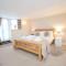 Exceptional Two-Bedroom Accommodation in Central Whitby with Parking and Stunning Views