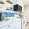 Fresh & Comfy House with Hot Tub, Pool Table, & BBQ - Eugene