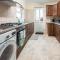 Spacious home 3 min from station - London