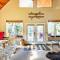Riverfront Chalet Near Skiing, Lakes, Mtns & Leavenworth