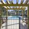 Coastal 2Bdrm Stay, Pool Access, Walk to Beach - 希尔顿黑德岛