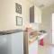Modern Look 1BR Apartment at Parahyangan Residence near UNPAR By Travelio - 万隆