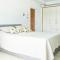 Apt 4 The Grove Residences