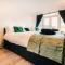 Studio Flat by Brookland Stays Serviced Accommodation Short Lets Harlington with Free WiFi - Harmondsworth