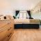 Studio Flat by Brookland Stays Serviced Accommodation Short Lets Harlington with Free WiFi - Harmondsworth