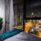 64th Floor Rooftop Dream, Burj Khalifa View Pool, 2Br Apartment in Paramount Hotel Midtown - 迪拜