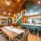 Cozy Mountaintop Cabin with Firepit, HotTub & Views! - 赛维尔维尔