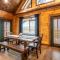Cozy Mountaintop Cabin with Firepit, HotTub & Views! - 赛维尔维尔