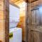 Cozy Mountaintop Cabin with Firepit, HotTub & Views! - 赛维尔维尔