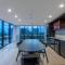 CBD - Pool - Sleeps 4 - Parking